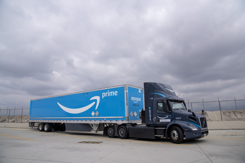 Amazon, one of the most recognized names in e-commerce and technology, is expanding its workforce. With a surge of new job openings, now is the perfect time to 