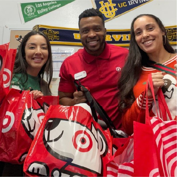  Target is on a hiring spree and ready to expand its team this Friday. With numerous entry-level positions available, it’s an exciting time to step into a role that offers both growth 